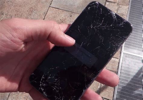 iPhone 6 drop test: new smartphones shatter like the rest of them